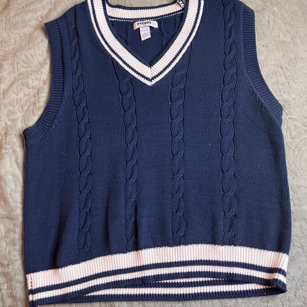 RSQ Women’s Preppy Navy V-Neck Cable Knit Sweater Vest Size Large Old Money Twee